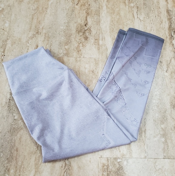 ALO Yoga Cropped Leggings - Picture 1 of 5